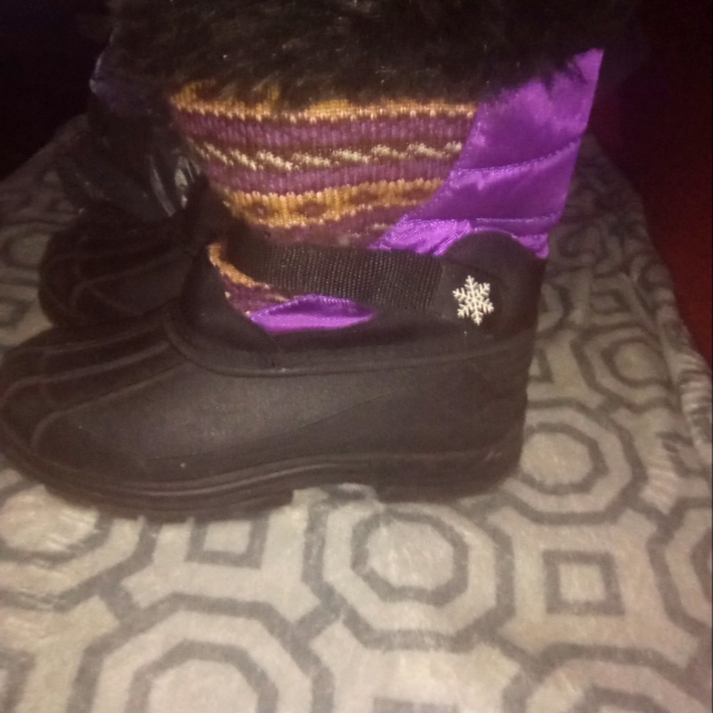 Size 6 snowboots